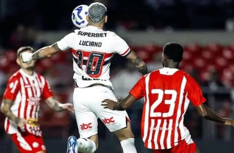 São Paulo E nautico entram em campo pela Copa do Brasil