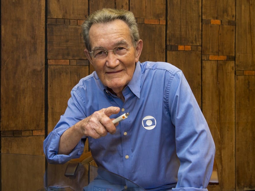 Jornalista Léo Batista morre aos 92 anos
