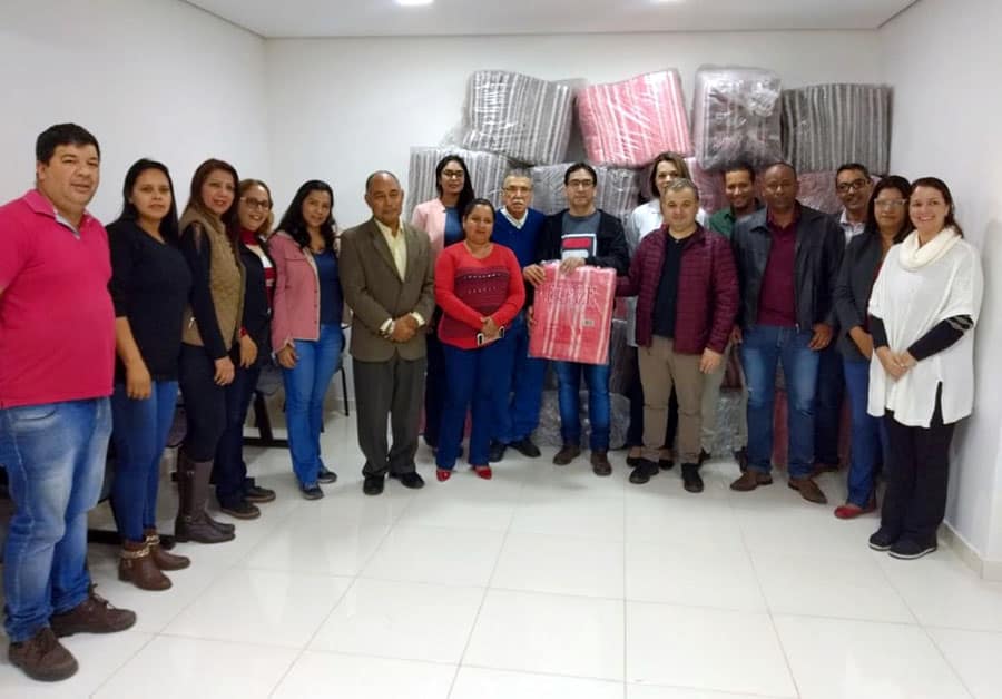 Santa Casa de Corumbá recebe doação de 200 cobertores