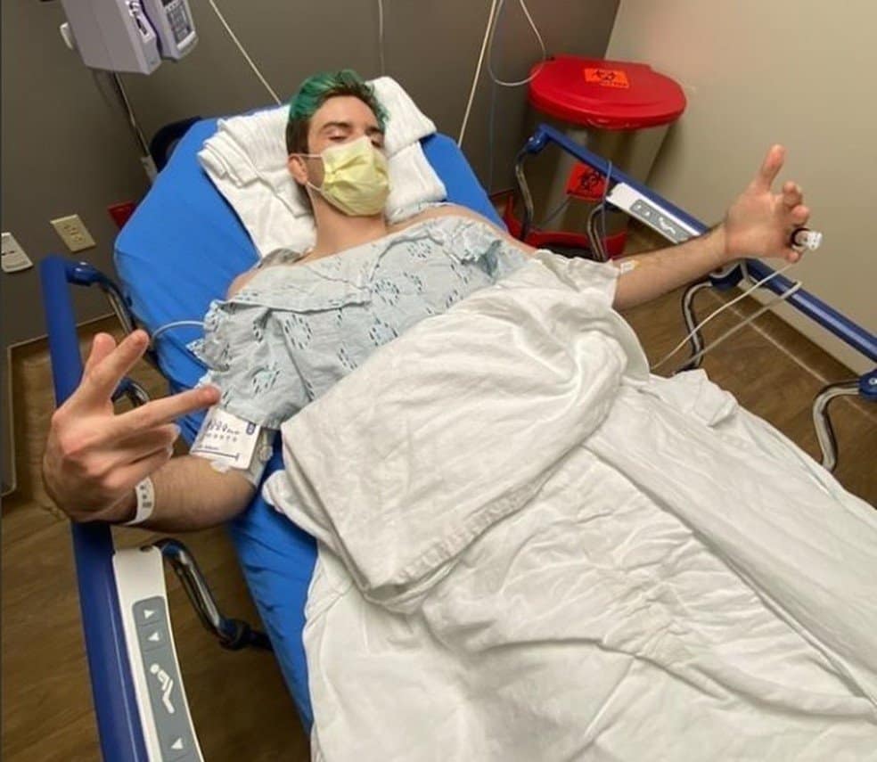 Lutador perde testículo após receber joelhada acidental na região genital em treino