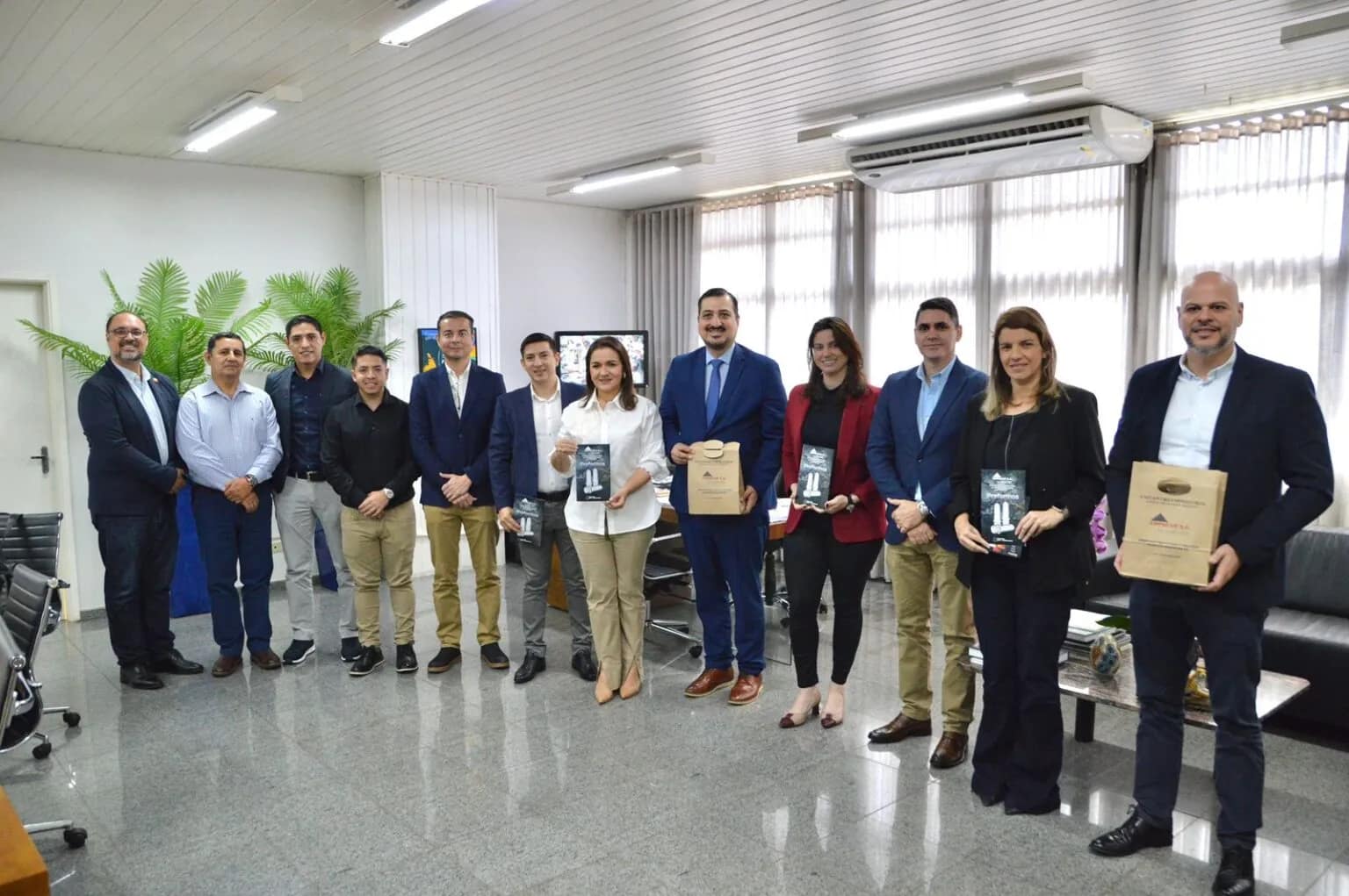 Comitiva Boliviana visita Campo Grande para fortalecer cooperação empresarial