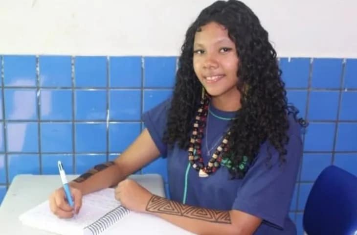 Aluna indígena é contemplada com bolsa integral e vai cursar Psicologia